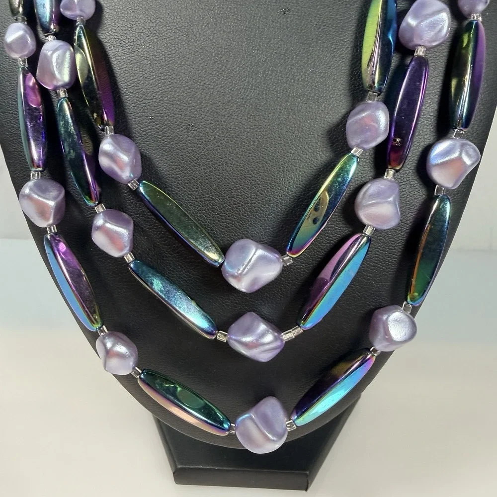 Vintage Triple Strand Necklace Oil Slick Glass & Lavender Lucite Beads 19